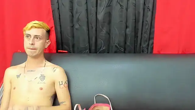 Snapshot of In_my_room_anything_goes chatting on 07-18-26, 04:05 In my room anything goes online show from 07-18-26, 04:05