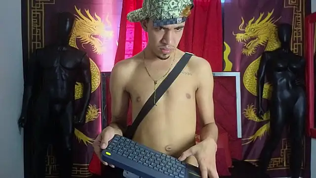 Snapshot of Latin_Duo13 chatting on 11-22-25, 07:13 Latin Duo13 online show from 11-22-25, 07:13