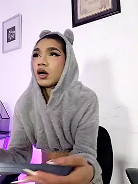 FernandaFox  online show from 05-14-26, 03:46