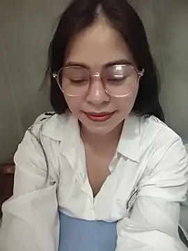Bamboo-niee123 online show from 05-13-26, 03:42