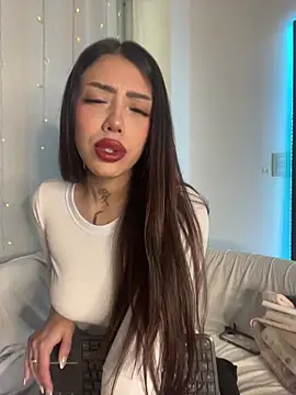 AshleyWinslow online show from 04-01-26, 07:33