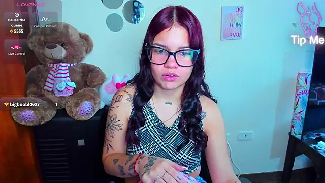 Emma boo online show from 04-05-26, 02:58