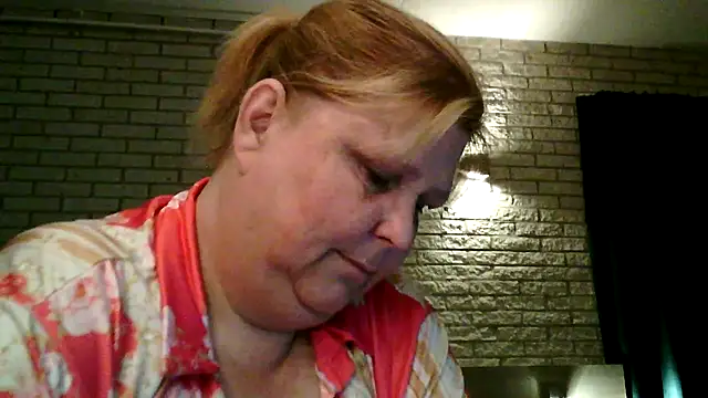 Snapshot of Sylviastar46 chatting on 04-17-26, 07:50 Sylviastar46 online show from 04-17-26, 07:50