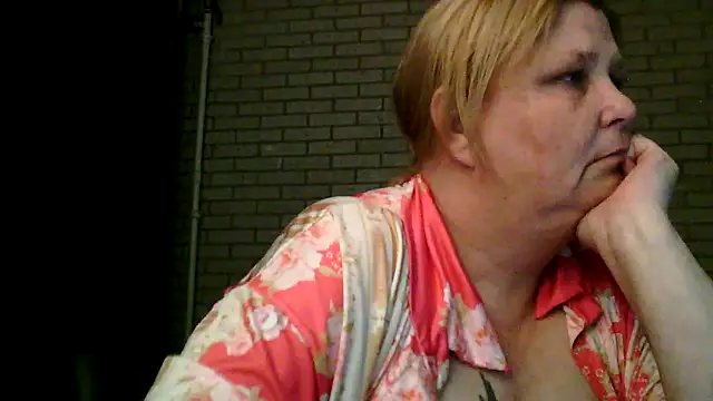Snapshot of Sylviastar46 chatting on 04-18-26, 07:07 Sylviastar46 online show from 04-18-26, 07:07