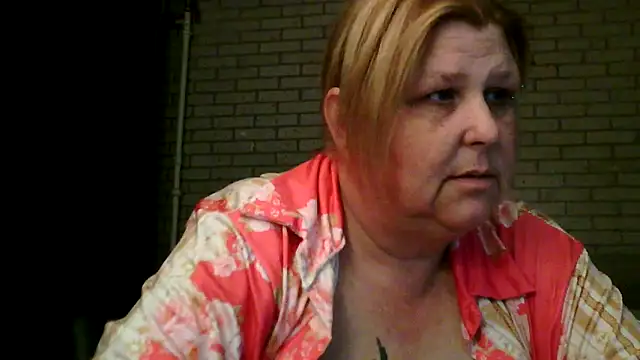 Snapshot of Sylviastar46 chatting on 04-18-26, 07:58 Sylviastar46 online show from 04-18-26, 07:58