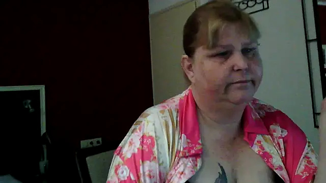 Snapshot of Sylviastar46 chatting on 05-19-26, 08:09 Sylviastar46 online show from 05-19-26, 08:09