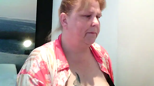 Snapshot of Sylviastar46 chatting on 05-20-26, 06:03 Sylviastar46 online show from 05-20-26, 06:03