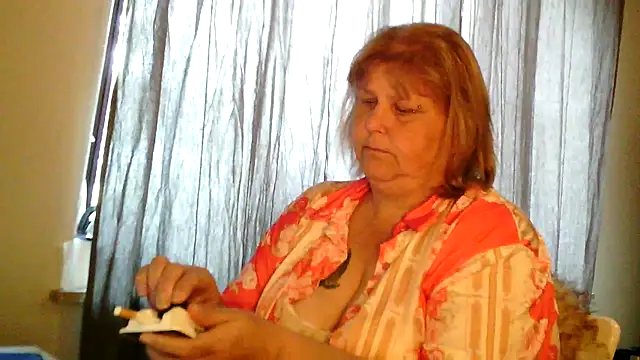 Snapshot of Sylviastar46 chatting on 06-12-26, 07:51 Sylviastar46 online show from 06-12-26, 07:51