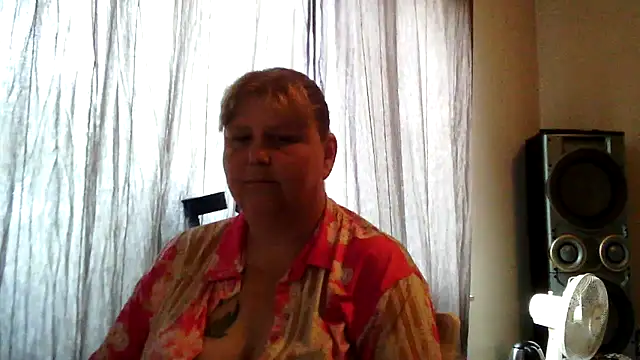 Snapshot of Sylviastar46 chatting on 06-13-26, 06:11 Sylviastar46 online show from 06-13-26, 06:11