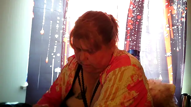Snapshot of Sylviastar46 chatting on 06-29-26, 10:15 Sylviastar46 online show from 06-29-26, 10:15