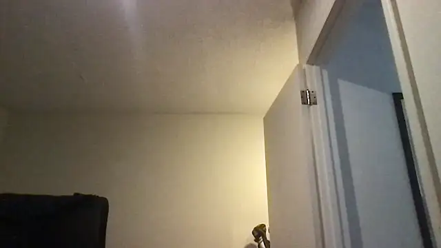 Snapshot of ezrah23 chatting on 04-05-26, 09:23 ezrah23 online show from 04-05-26, 09:23