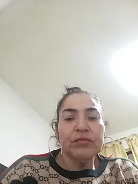 Snapshot of MaryRoze_ chatting on 03-21-26, 01:32 MaryRoze online show from 03-21-26, 01:32