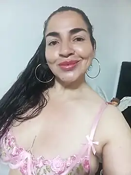 Snapshot of MaryRoze_ chatting on 04-05-26, 01:03 MaryRoze online show from 04-05-26, 01:03