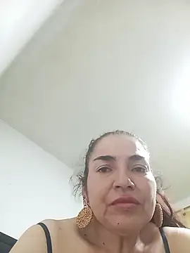 Snapshot of MaryRoze_ chatting on 04-12-26, 01:21 MaryRoze online show from 04-12-26, 01:21