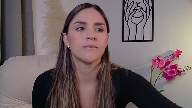 Snapshot of VictoriaNova_ chatting on 04-17-26, 01:14 VictoriaNova online show from 04-17-26, 01:14