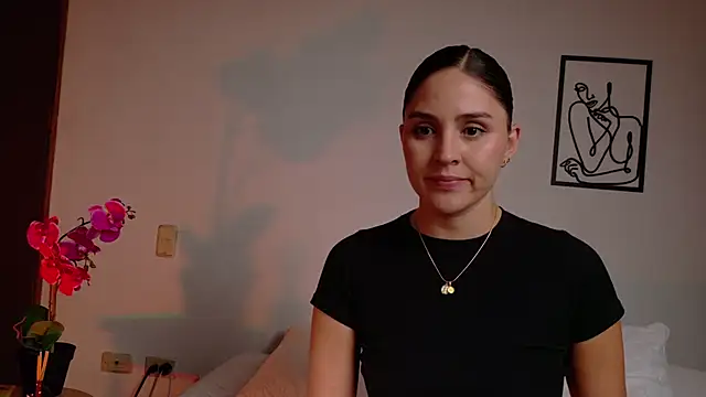 Snapshot of VictoriaNova_ chatting on 05-18-26, 06:03 VictoriaNova online show from 05-18-26, 06:03