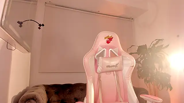 eva  s online show from 04-15-26, 01:34