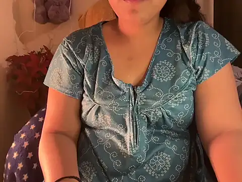 Snapshot of Shilpa_7 chatting on 01-18-26, 06:55 Shilpa 7 online show from 01-18-26, 06:55