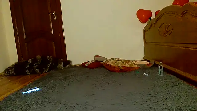 HoneyLuna7 online show from 04-14-26, 09:10