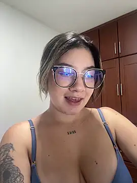 Eve Miiller online show from 04-15-26, 05:25
