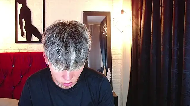 Snapshot of frankboyx chatting on 11-14-25, 08:18 frankboyx online show from 11-14-25, 08:18