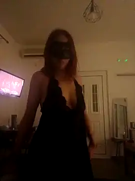 Snapshot of molly_qu chatting on 11-16-25, 09:42 molly qu online show from 11-16-25, 09:42