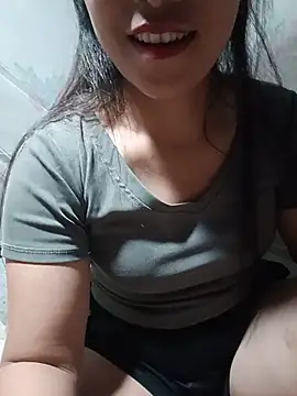 Snapshot of Alice-567 chatting on 06-26-26, 02:49 Alice-567 online show from 06-26-26, 02:49