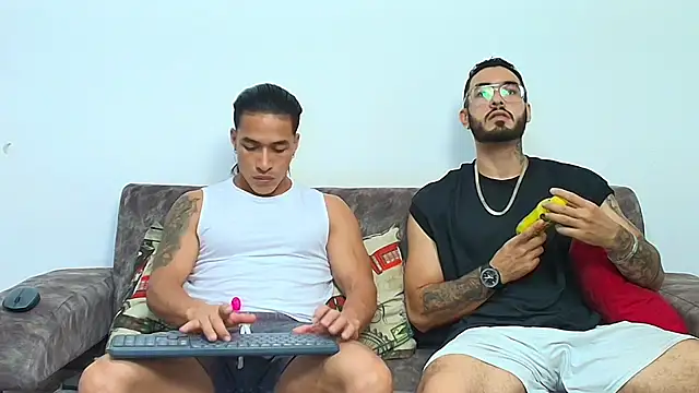 Snapshot of thebadboys05 chatting on 07-01-26, 03:19 thebadboys05 online show from 07-01-26, 03:19