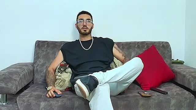 Snapshot of thebadboys05 chatting on 07-19-26, 03:10 thebadboys05 online show from 07-19-26, 03:10