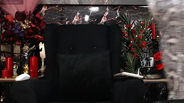 Snapshot of DominatrixEve chatting on 01-17-26, 04:11 DominatrixEve online show from 01-17-26, 04:11