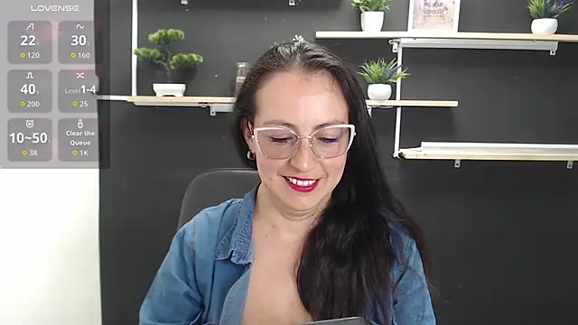 Snapshot of Lauryn_Jones chatting on 06-23-26, 07:23 Lauryn Jones online show from 06-23-26, 07:23