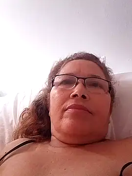 Snapshot of Cessi50 chatting on 07-19-26, 02:54 Cessi50 online show from 07-19-26, 02:54