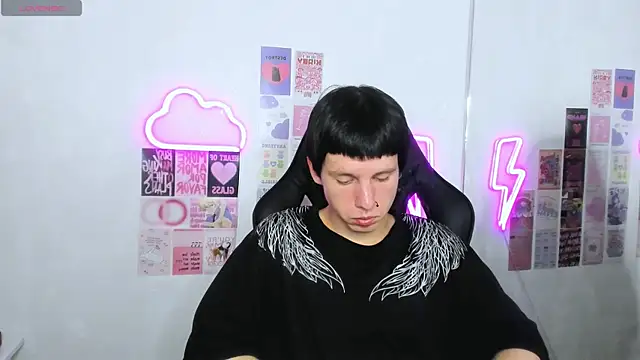 CutieKai  online show from 04-07-26, 08:20