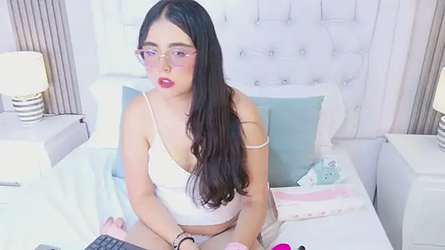Snapshot of ScarlettPetrova chatting on 06-05-26, 11:38 ScarlettPetrova online show from 06-05-26, 11:38
