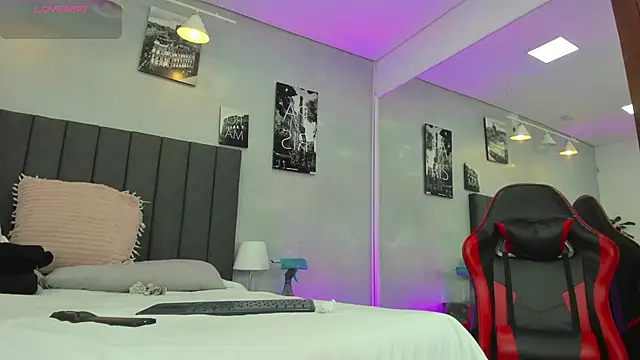 Snapshot of kendra_london chatting on 03-05-26, 11:50 kendra london online show from 03-05-26, 11:50