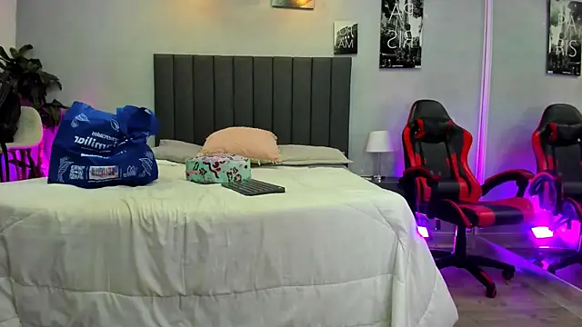 Snapshot of kendra_london chatting on 03-07-26, 11:18 kendra london online show from 03-07-26, 11:18