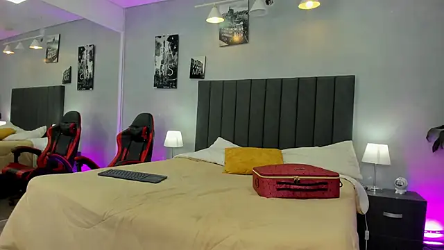 Snapshot of kendra_london chatting on 03-16-26, 11:25 kendra london online show from 03-16-26, 11:25