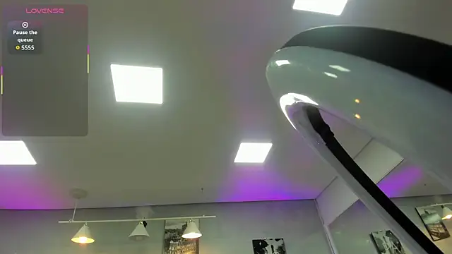 Snapshot of kendra_london chatting on 04-08-26, 11:32 kendra london online show from 04-08-26, 11:32