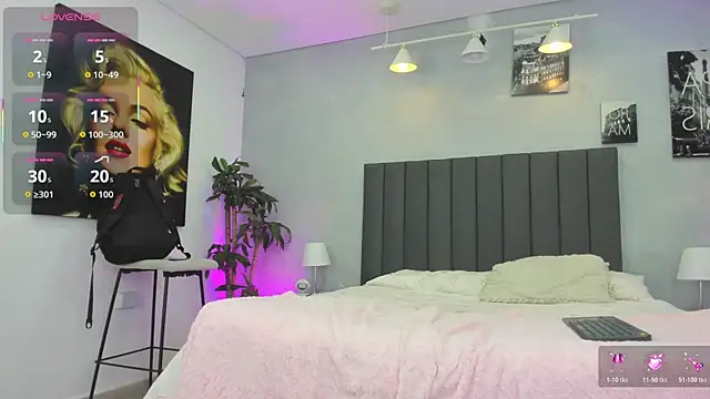 Snapshot of kendra_london chatting on 04-15-26, 11:17 kendra london online show from 04-15-26, 11:17