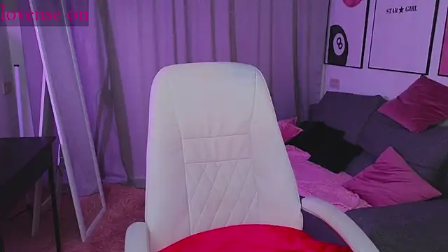 Rosie Mac online show from 05-11-26, 01:11