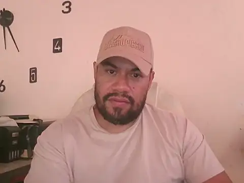 Snapshot of Ramses_36 chatting on 06-24-26, 02:49 Ramses 36 online show from 06-24-26, 02:49