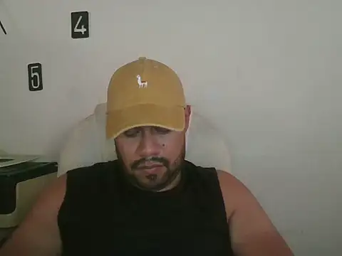Snapshot of Ramses_36 chatting on 07-09-26, 09:41 Ramses 36 online show from 07-09-26, 09:41