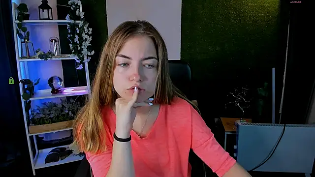 Snapshot of baby_hotte chatting on 06-18-26, 06:24 baby hotte online show from 06-18-26, 06:24