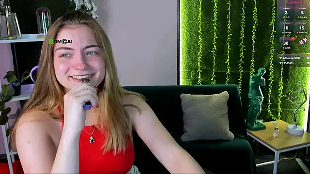 Snapshot of baby_hotte chatting on 06-29-26, 10:15 baby hotte online show from 06-29-26, 10:15