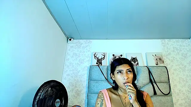 Snapshot of KimberlyFox_t chatting on 06-29-26, 01:44 KimberlyFox t online show from 06-29-26, 01:44