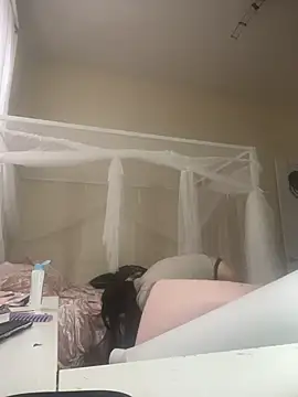 Snapshot of baeezzyy chatting on 12-05-25, 05:31 baeezzyy online show from 12-05-25, 05:31