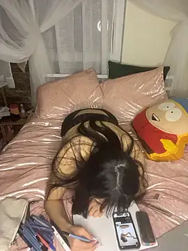 Snapshot of baeezzyy chatting on 01-11-26, 01:32 baeezzyy online show from 01-11-26, 01:32