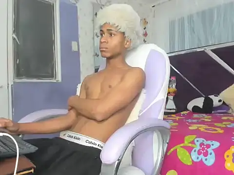 Snapshot of Santy_bigcock_01 chatting on 11-07-25, 11:54 Santy bigcock 01 online show from 11-07-25, 11:54