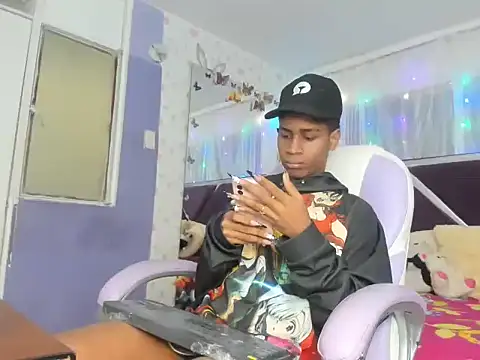 Snapshot of Santy_bigcock_01 chatting on 11-21-25, 03:11 Santy bigcock 01 online show from 11-21-25, 03:11