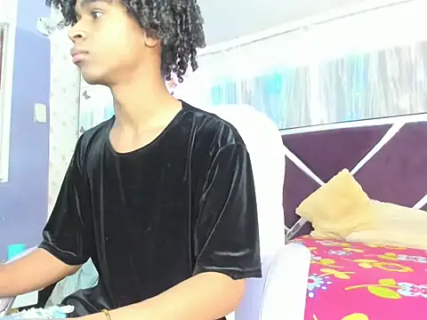 Snapshot of Santy_bigcock_01 chatting on 01-13-26, 04:23 Santy bigcock 01 online show from 01-13-26, 04:23